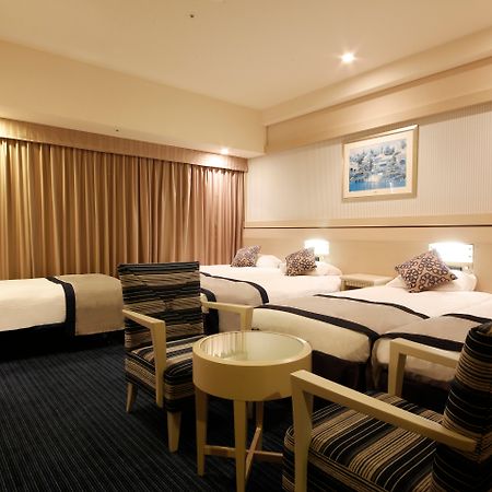 Hotel Keihan Universal Tower Осака Екстериор снимка